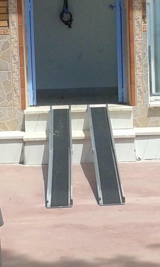 Beachfront Apartment Malaga Luaran gambar